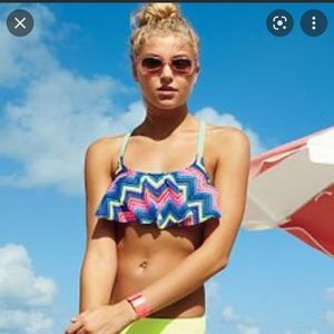 Victoria’s Secret PINK multicoloured small chevron flounce bikini top